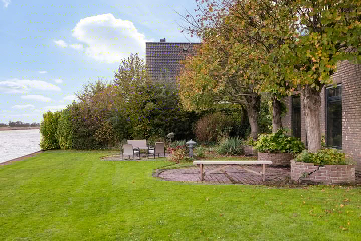 Photo 44 of Reahel 15