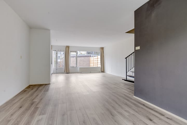 Photo 12 of Klaproos 24