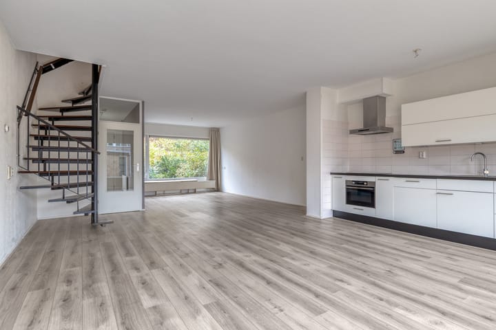 Photo 13 of Klaproos 24