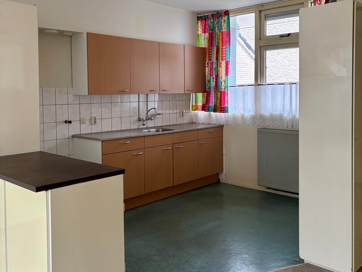 Photo 2 of Hoenlo 23