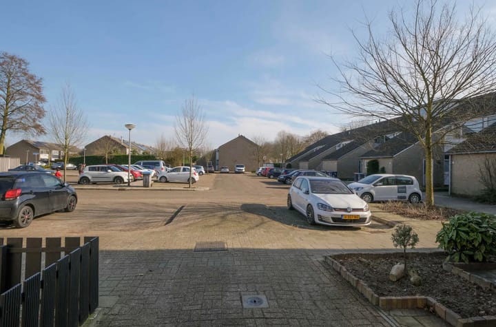 Photo 20 of Hoenlo 23