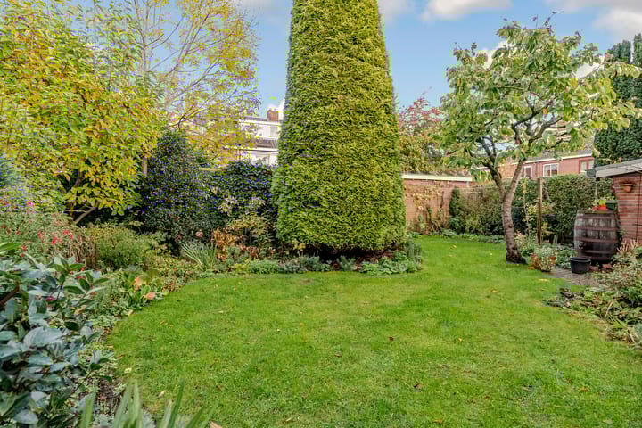 Foto 39 van Koningin Emmastraat 15