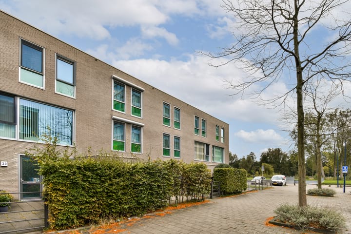 Photo 21 of Bart Poesiatstraat 43