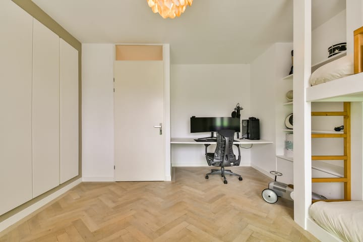 Photo 16 of Bart Poesiatstraat 43