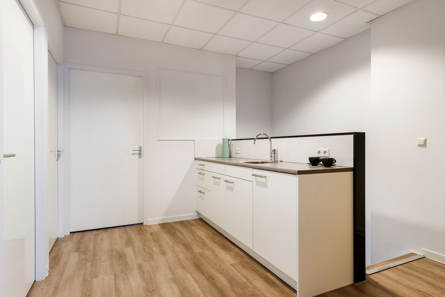 View photo 4 of Einsteinweg 51-C