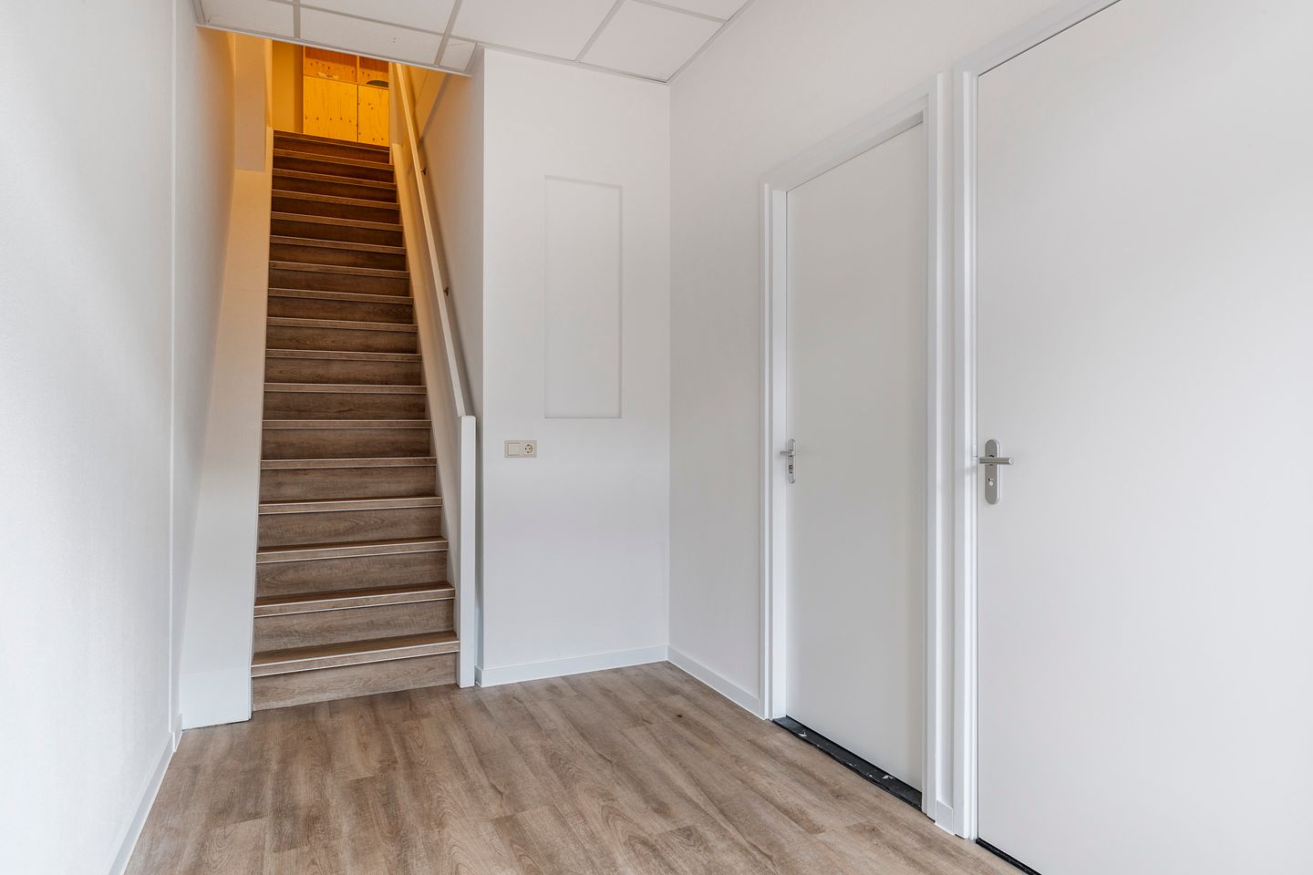 View photo 5 of Einsteinweg 51-C