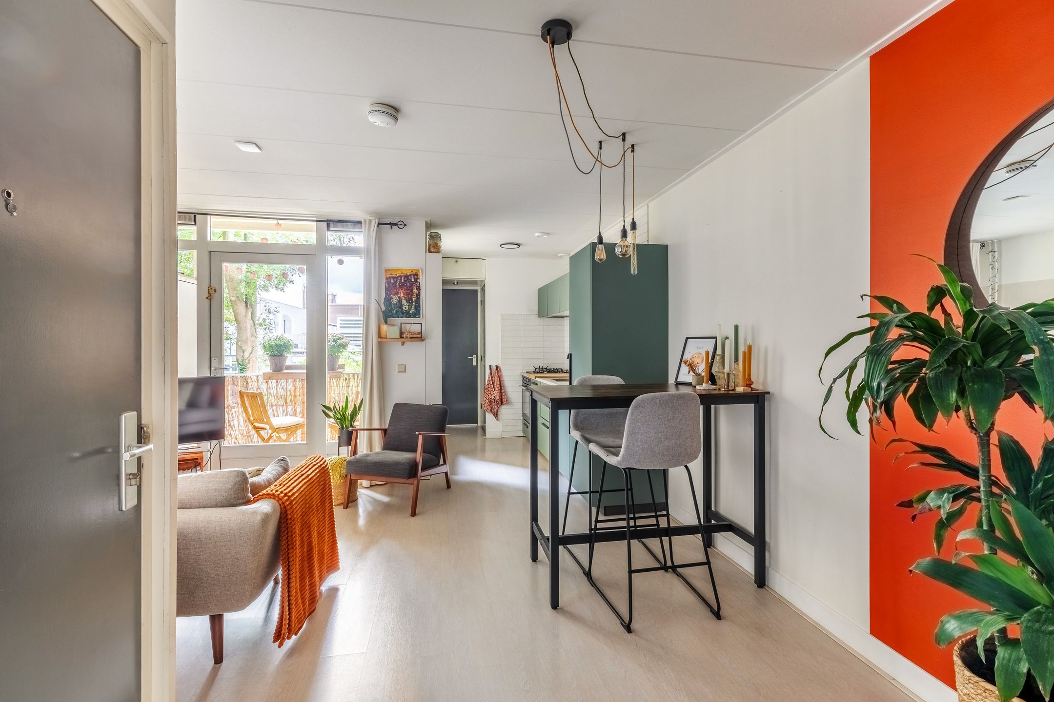 Photo 6 of Van Bossestraat 30-1