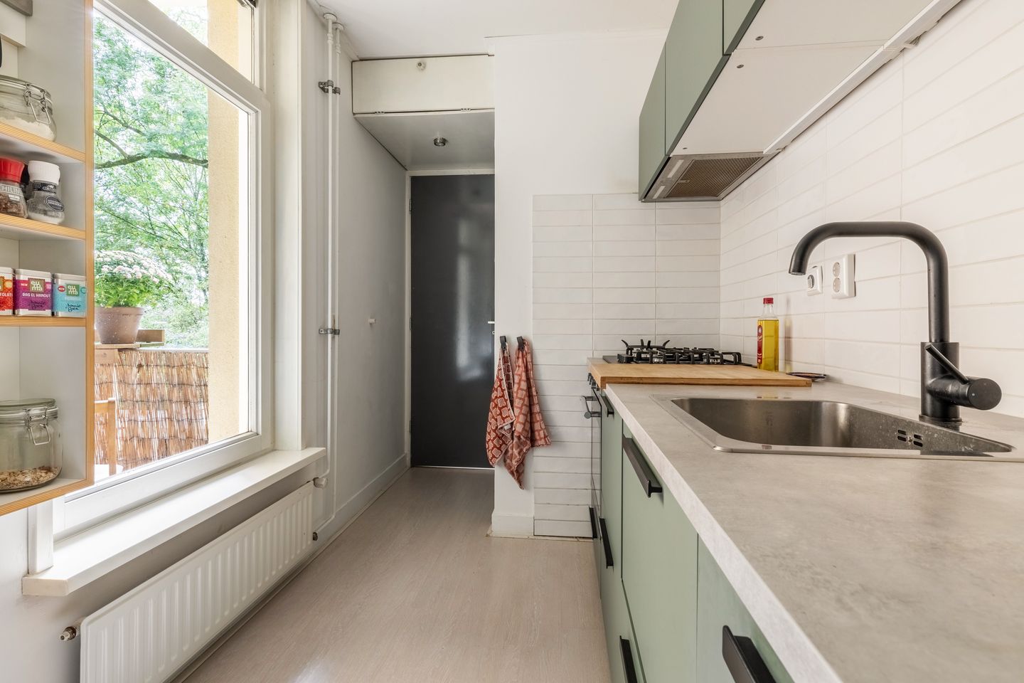 Photo 14 of Van Bossestraat 30-1