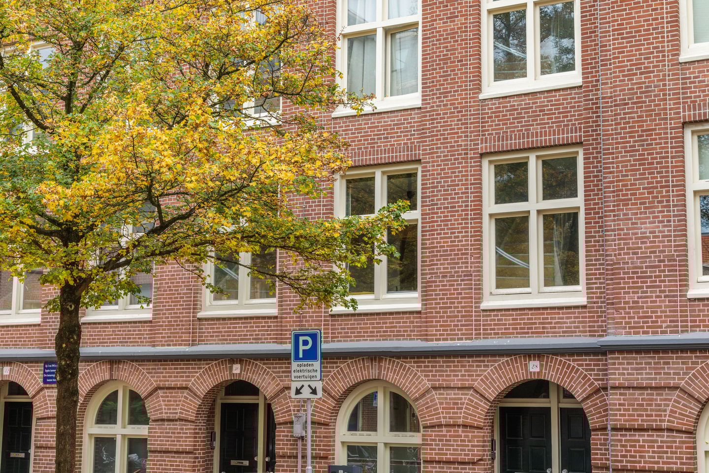 Photo 29 of Van Bossestraat 30-1