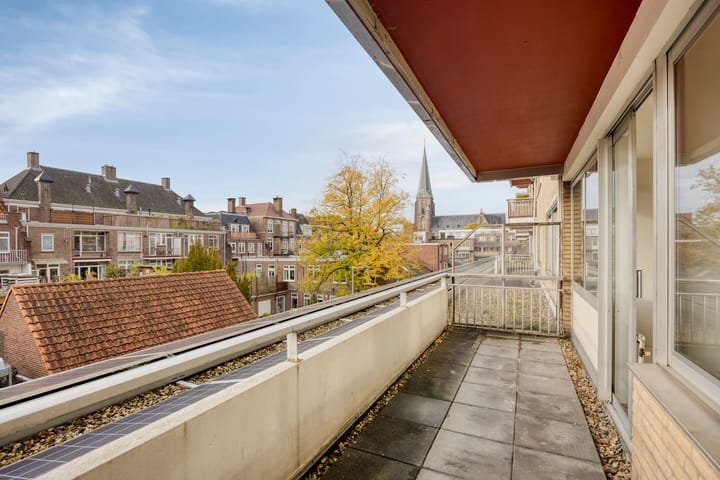 Photo 3 of Ir J.P. van Muijlwijkstraat 216