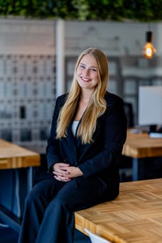 Ashley van den Brink - NVM Makelaar