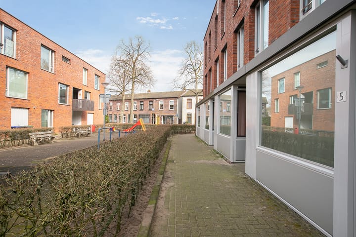 Photo 34 of Buys Ballotstraat 1