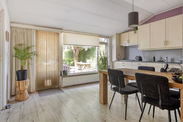 Photo 11 of Elmarestraat 37