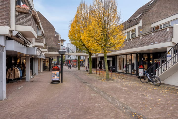 Photo 35 of Gronausestraat 25