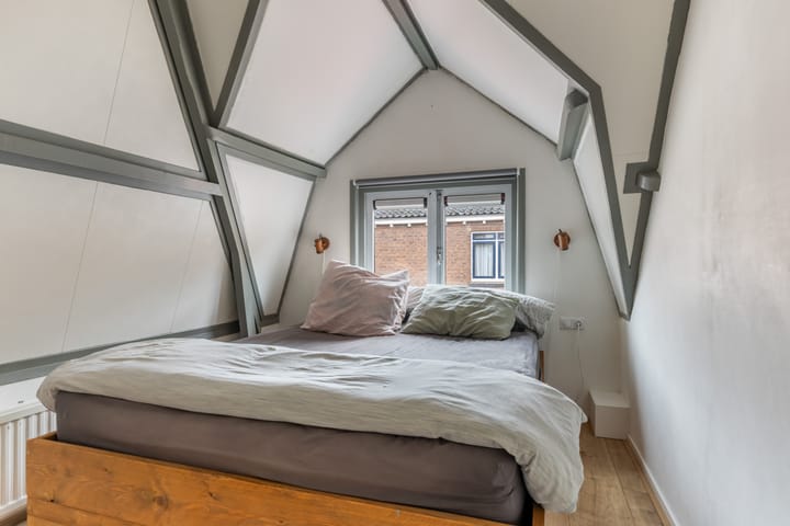 Foto 21 van Van Loonstraat 10