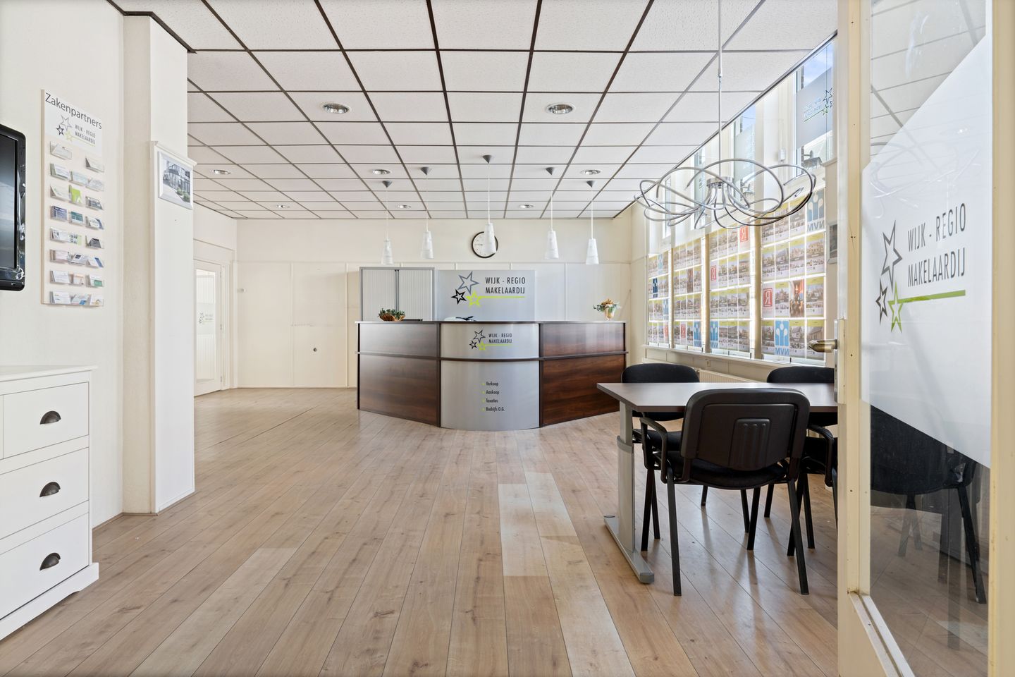 Bekijk foto 2 van Dorpsstraat 2-4