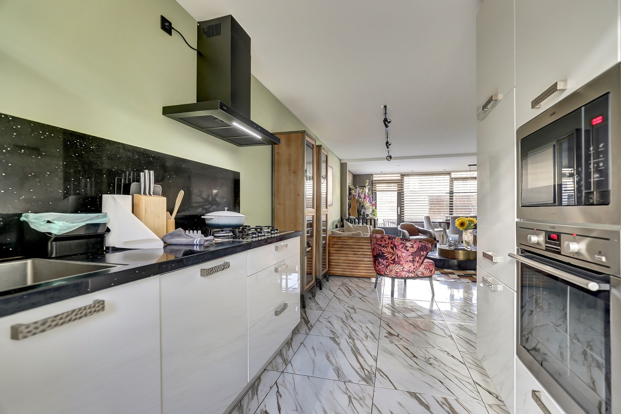 Photo 15 of Zilverschoon 76