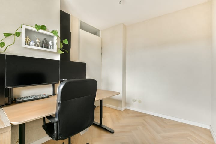 Foto 18 van Julius Pergerstraat 230