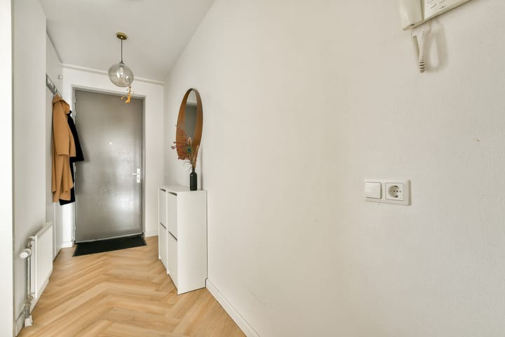 Foto 19 van Julius Pergerstraat 230