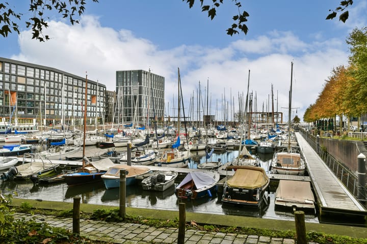 Foto 23 van Julius Pergerstraat 230