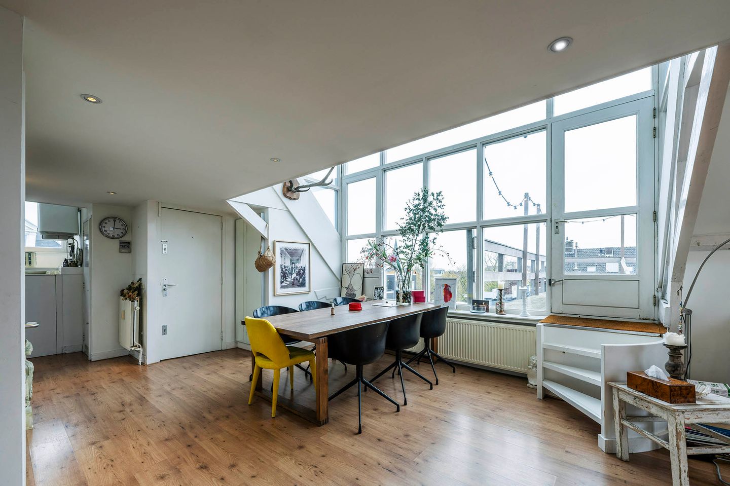 View photo 3 of Van Baerlestraat 13-E