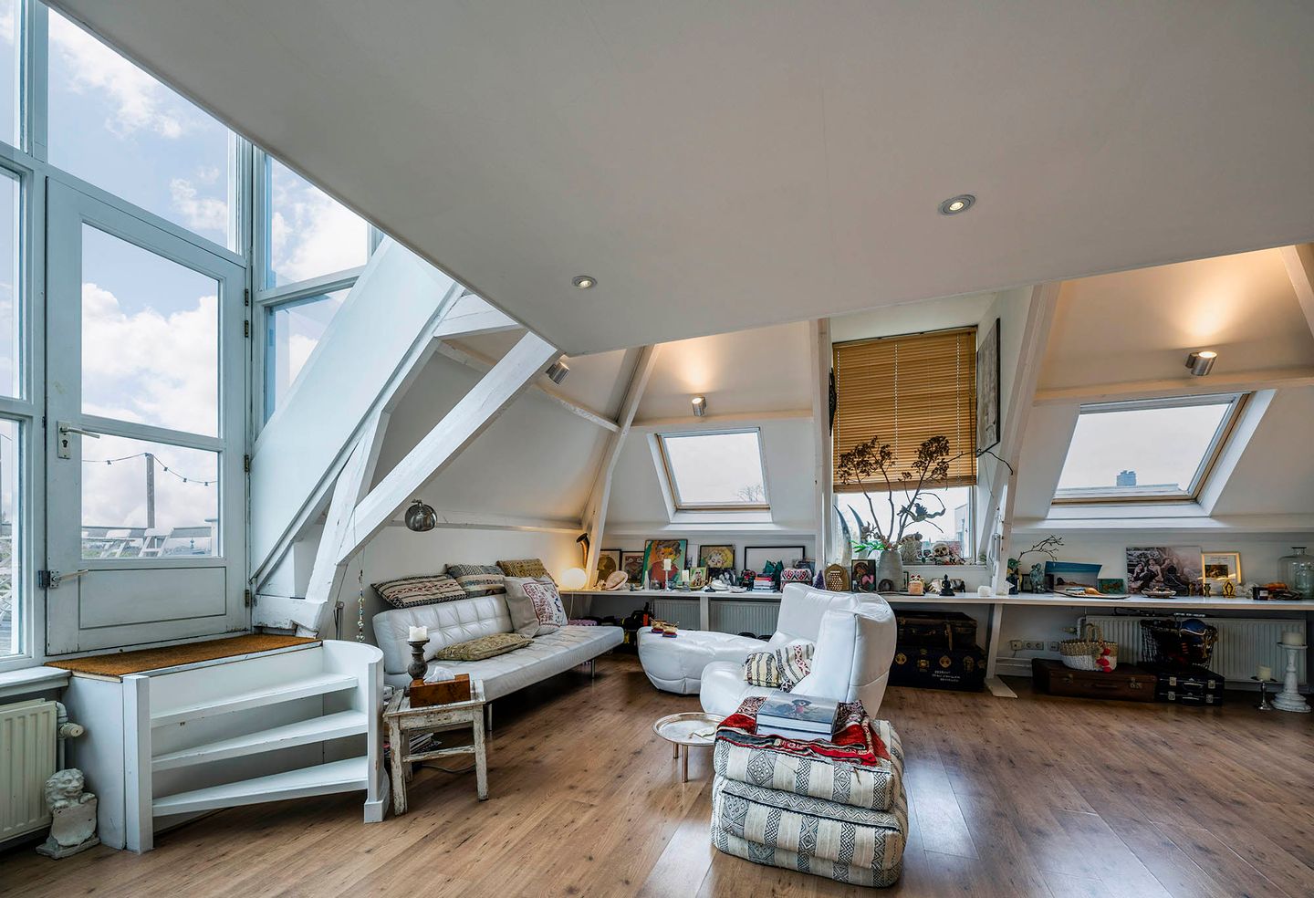 View photo 4 of Van Baerlestraat 13-E