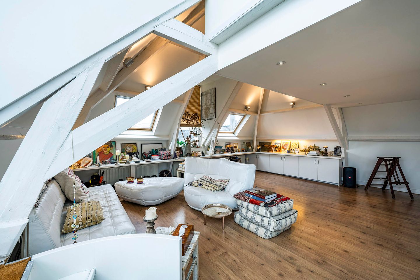 View photo 5 of Van Baerlestraat 13-E