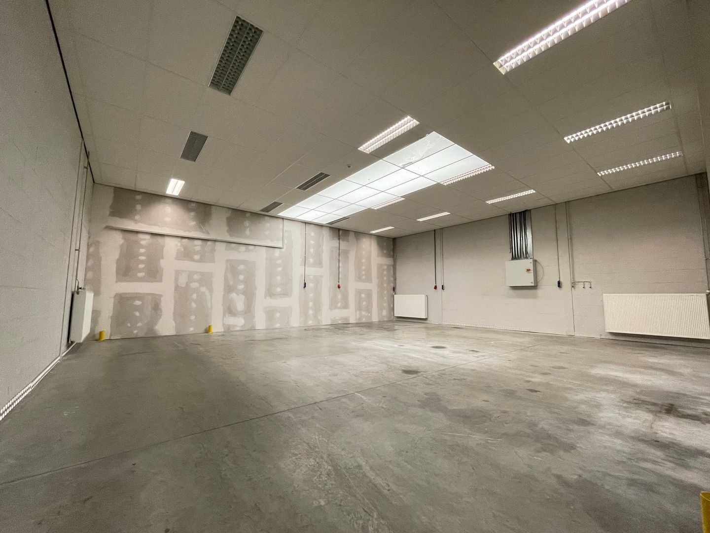 View photo 2 of Industrieweg 6-A