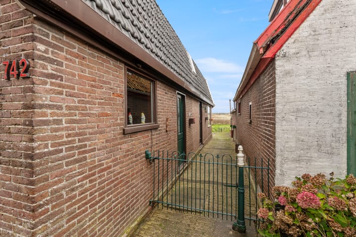 Photo 4 of Dorpsstraat 742