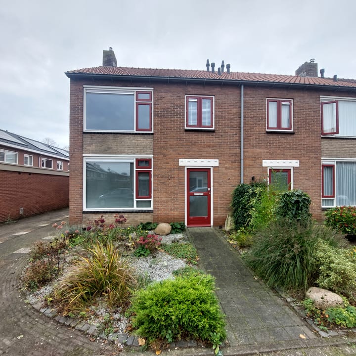 Photo 2 of Dumbarstraat 15