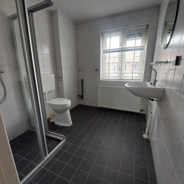 Photo 10 of Dumbarstraat 15