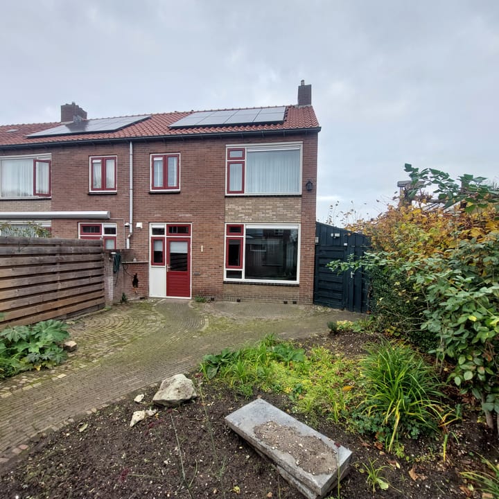 Photo 11 of Dumbarstraat 15