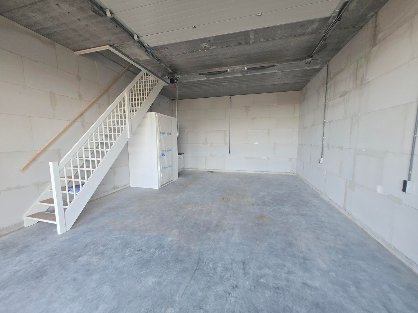 View photo 3 of Waterfront 5-p