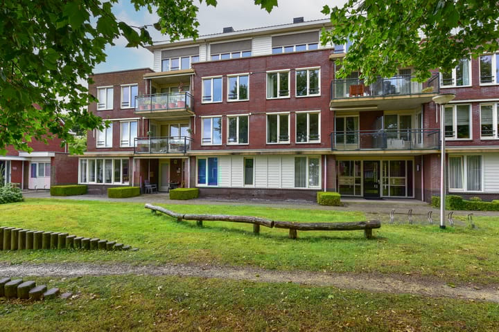 Admiraal de Ruyterlaan 14-D main image