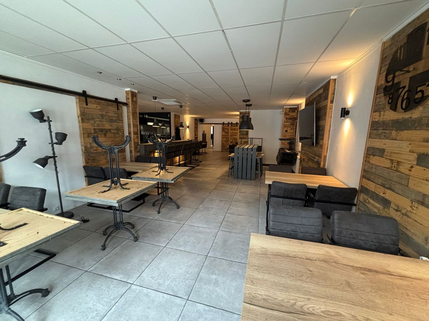 View photo 4 of Westeinde 48-c