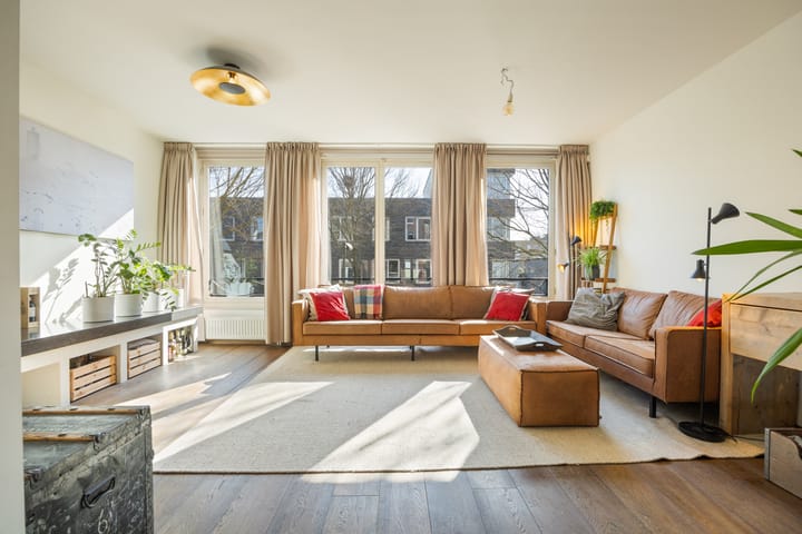 Foto 25 van Jan Olphert Vaillantlaan 35