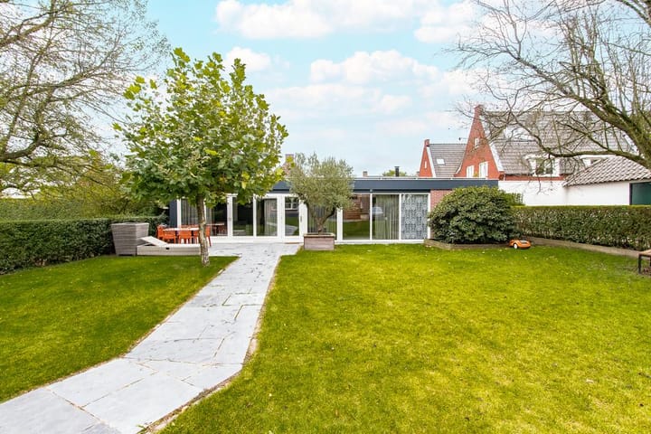 Photo 40 of Voorstraat 29