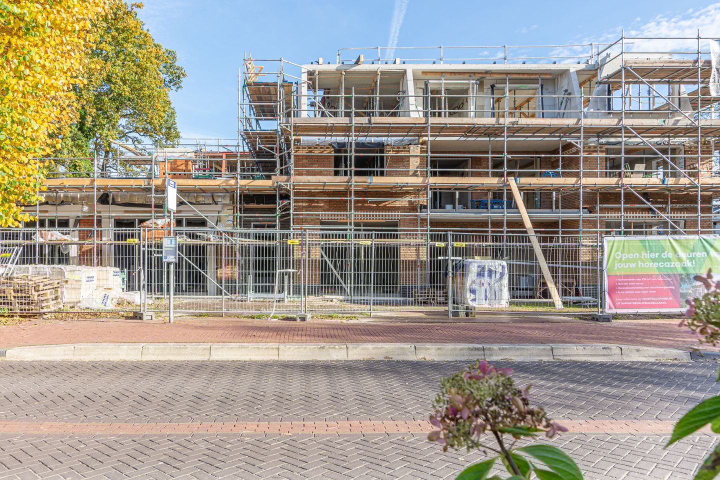 Bekijk foto 2 van Herenstraat / Dr. Willemslaan