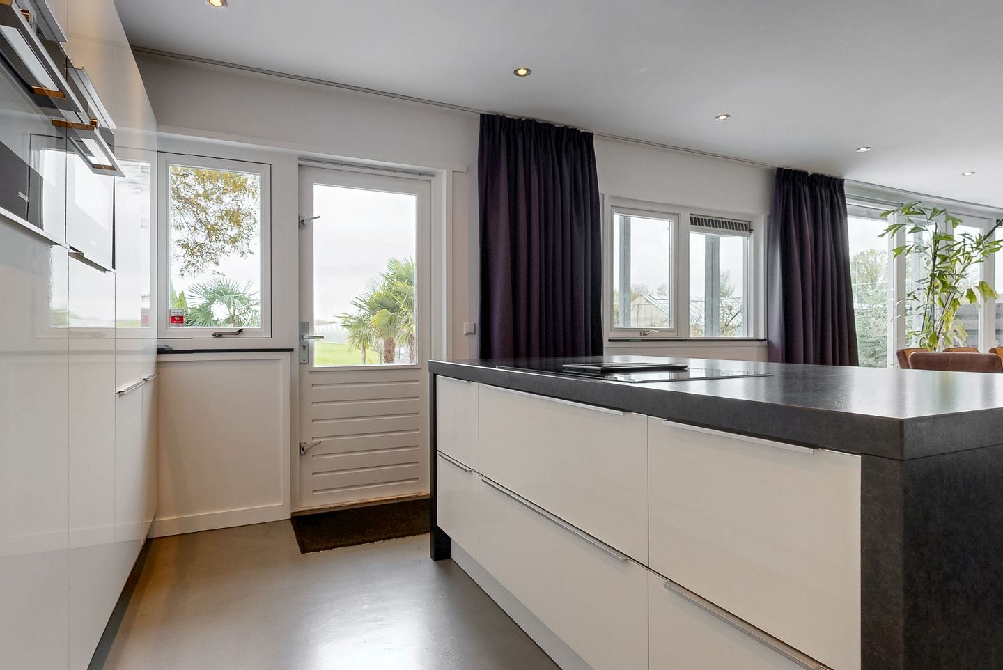 Foto 14 van Aalsmeerderweg 760