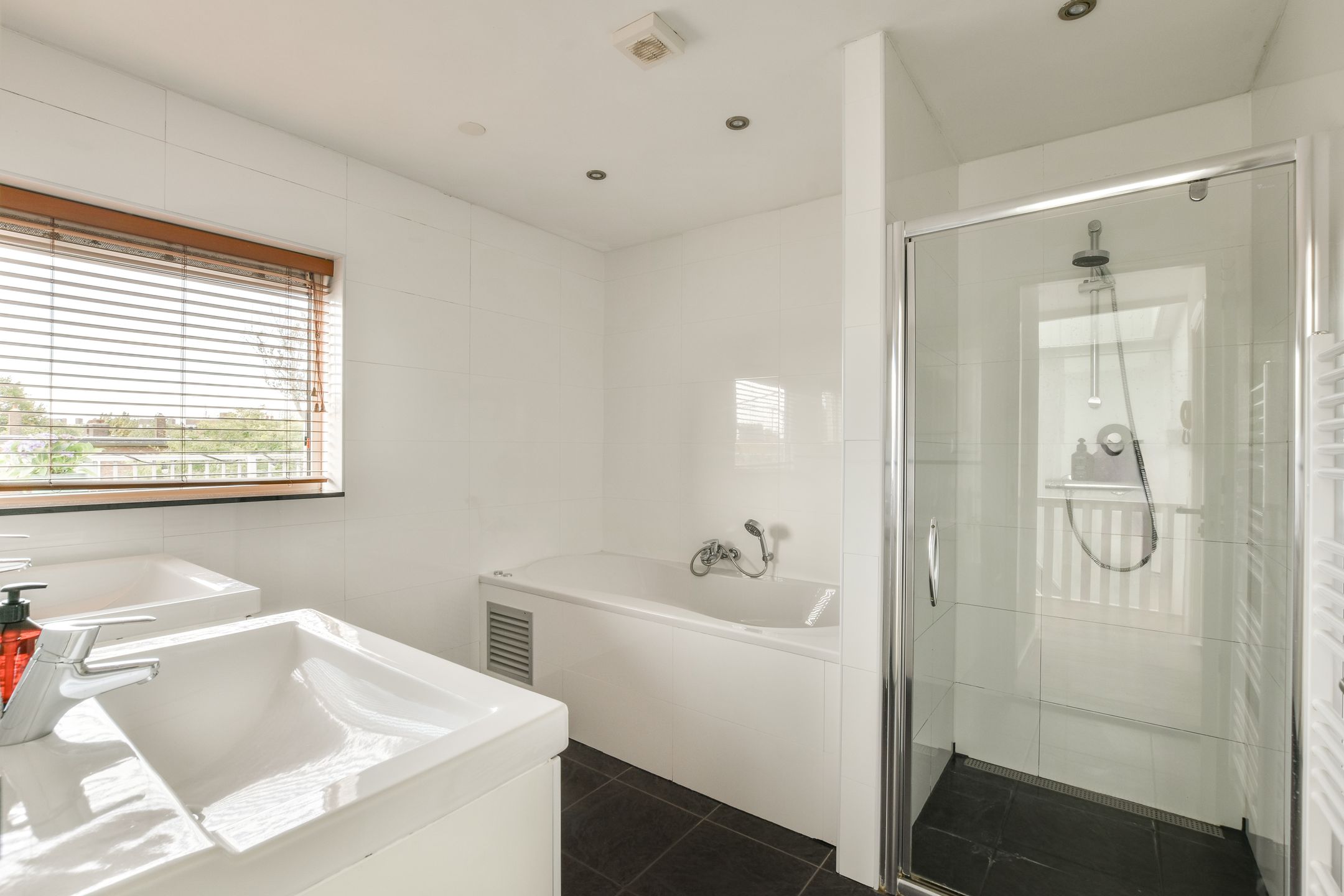 Foto 21 van Admiraal De Ruijterweg 455-3