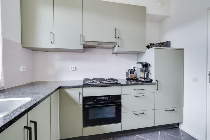 Photo 12 of Hezeweg 90