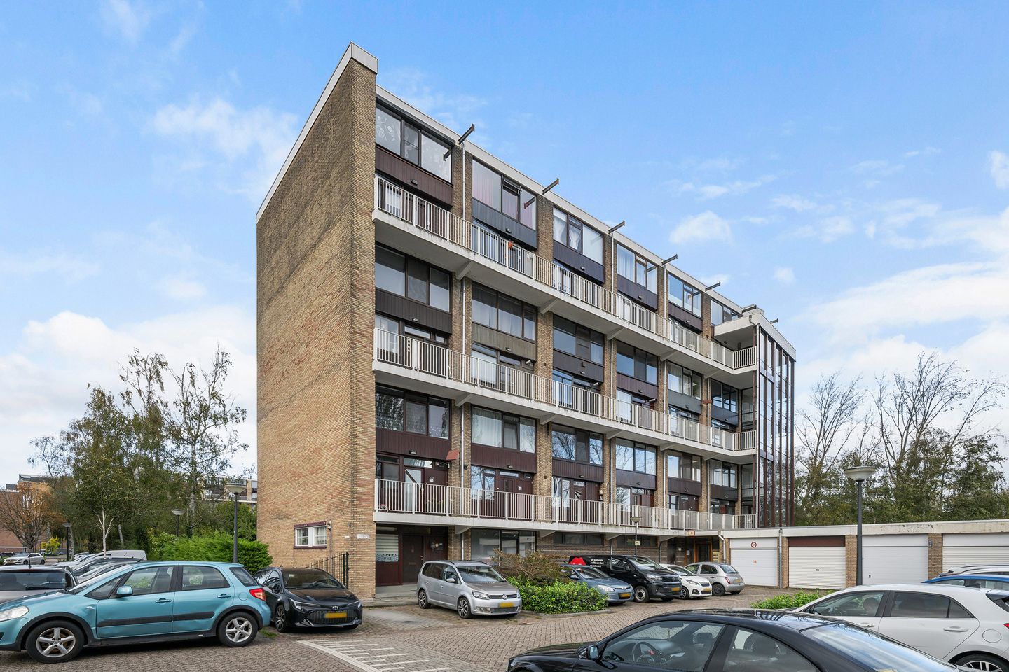 Photo 1 of van der Waalsstraat 131