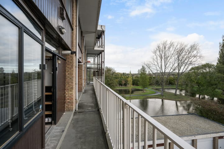 Photo 4 of van der Waalsstraat 131