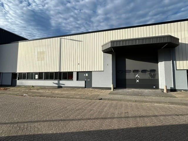 View photo 2 of Nikkelstraat 3-9