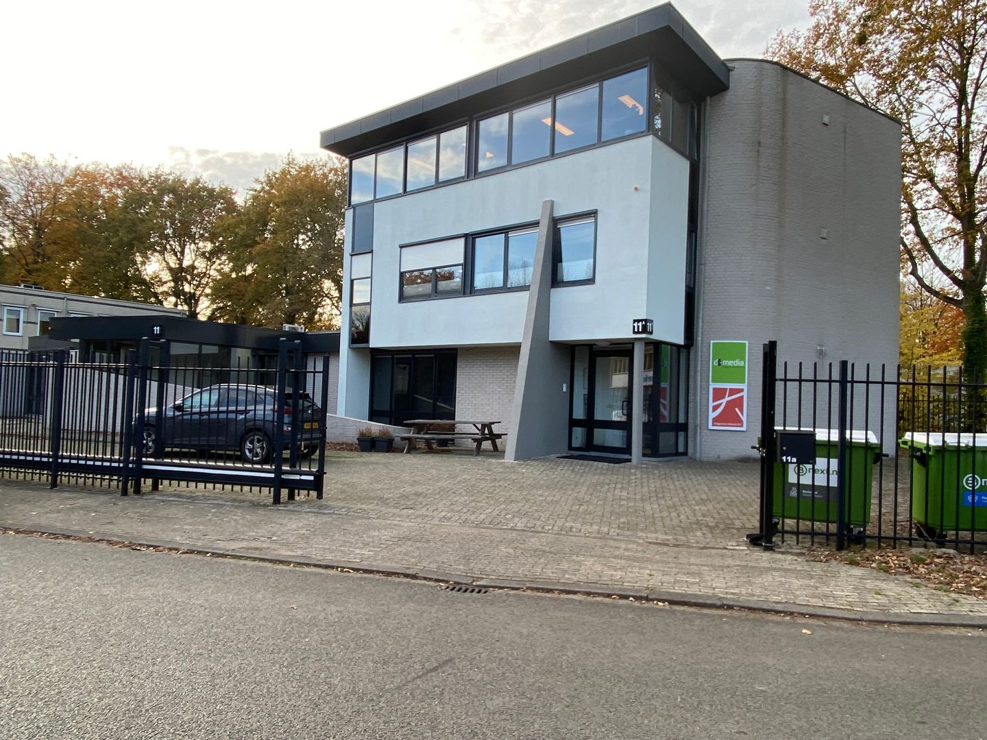 Bekijk foto 3 van Paardeweide 11