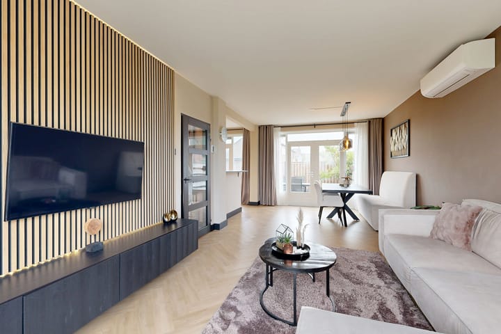 Photo 14 of Prinses Christinastraat 69