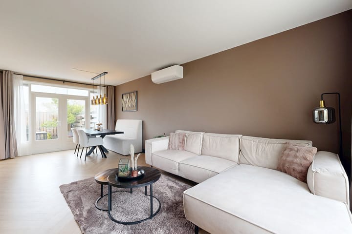 Photo 13 of Prinses Christinastraat 69