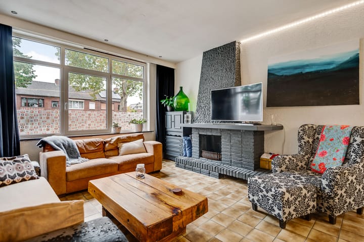 Photo 11 of Emmastraat 51