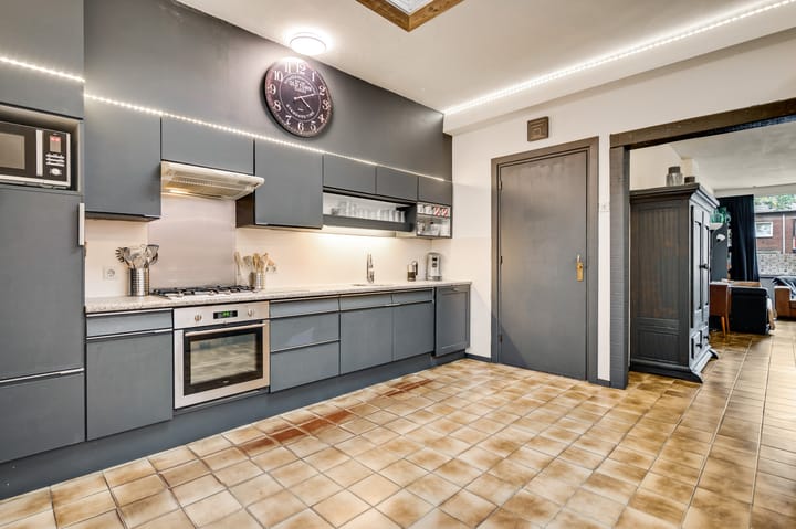 Photo 15 of Emmastraat 51