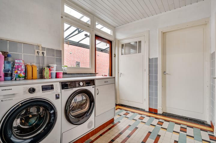 Photo 19 of Emmastraat 51